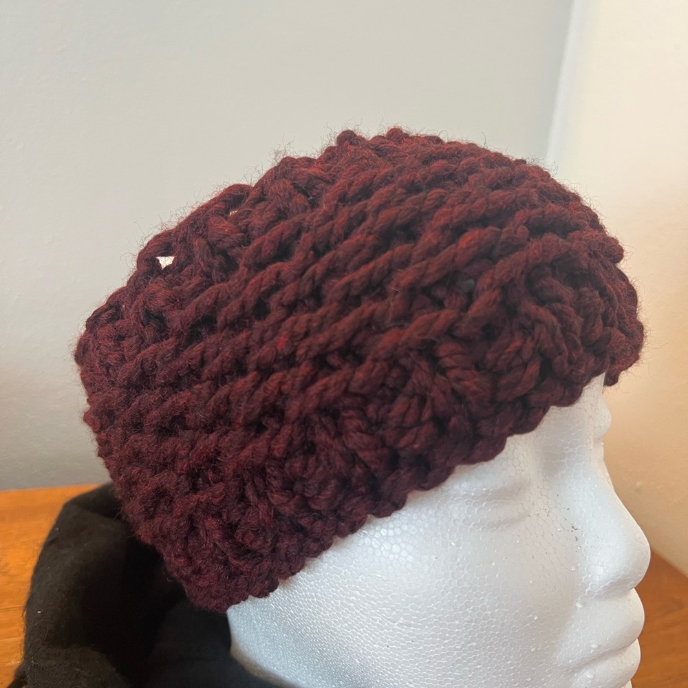 Chunky Hand Knit Women's headband - Burgundy